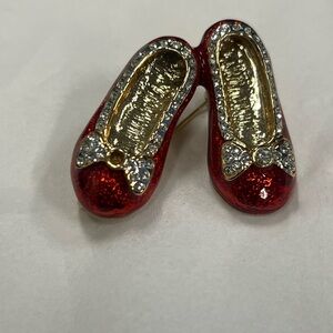 Elegant Red and Gold Women's Shoe Brooch